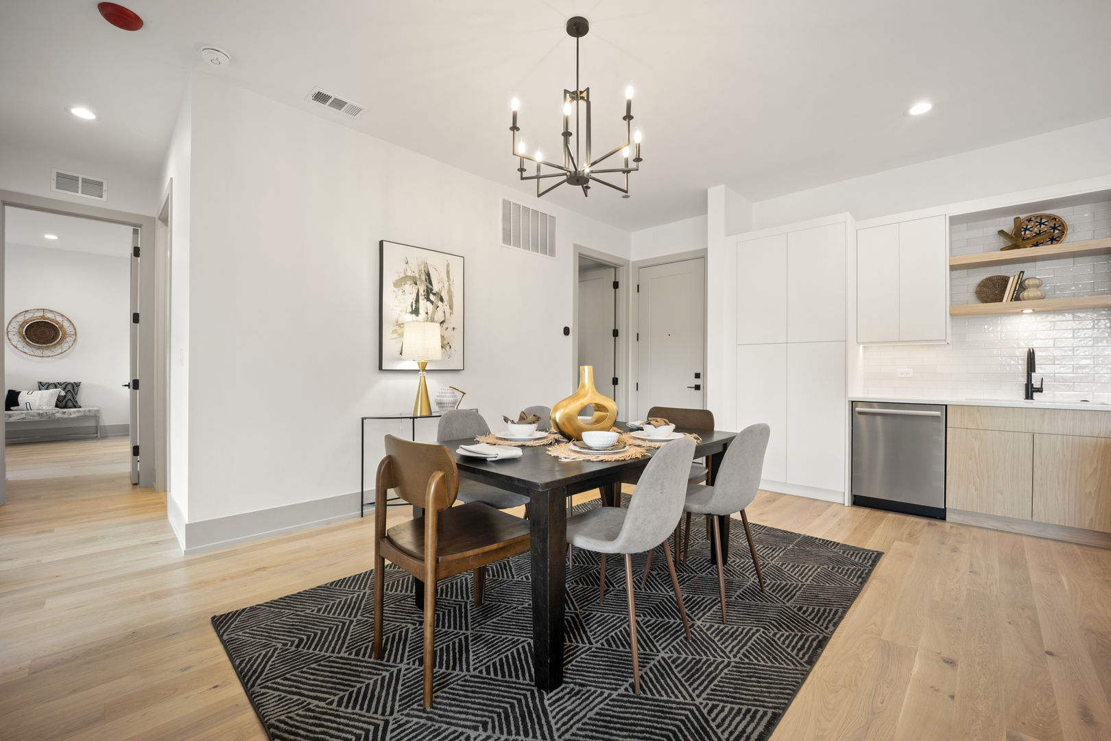 1548 W Ardmore Avenue 3B