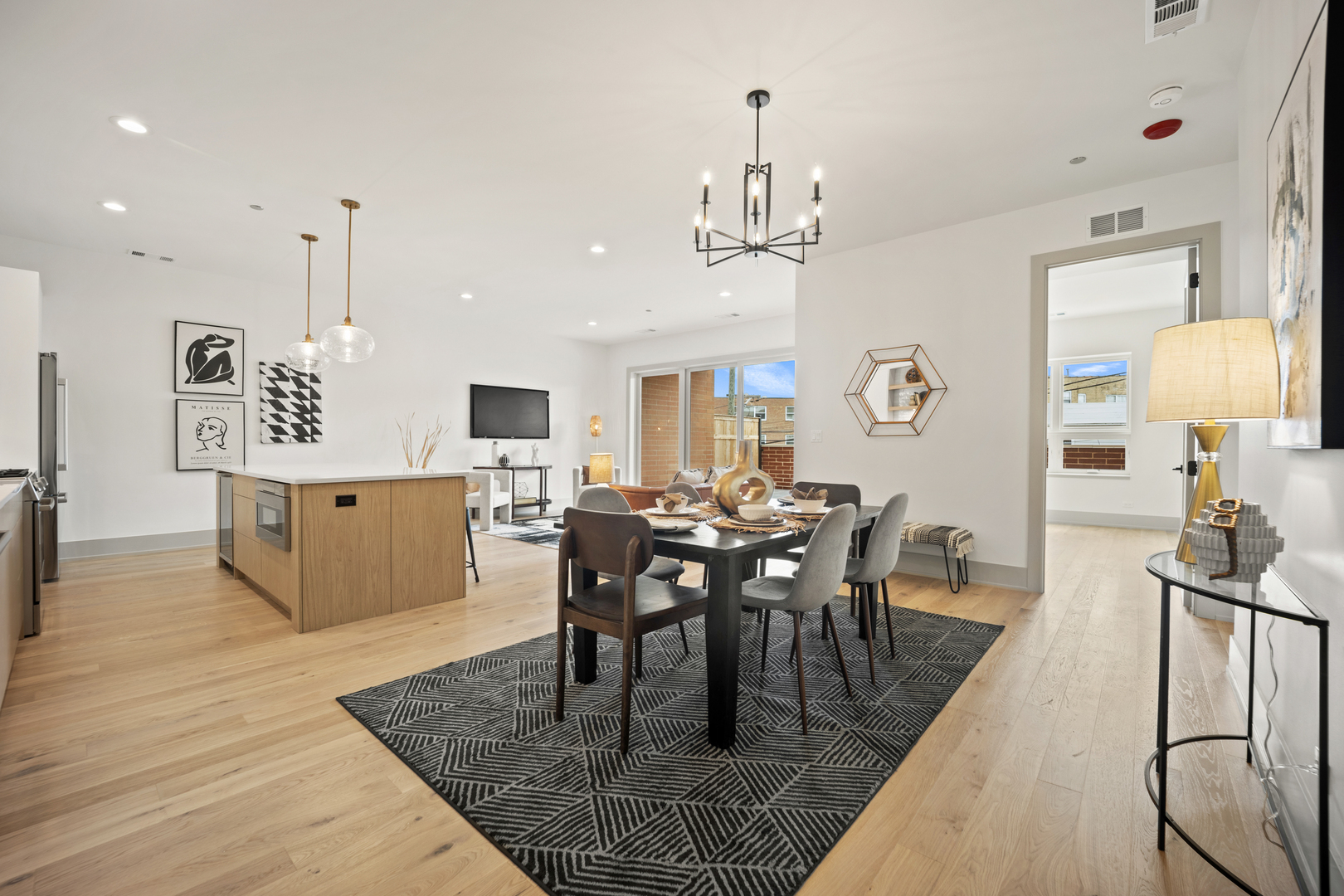 1548 W Ardmore Avenue 3B