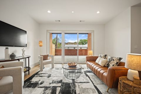 Tiny photo for 1548 W Ardmore Avenue #3B, Chicago, IL 60660 (MLS # 12324142)