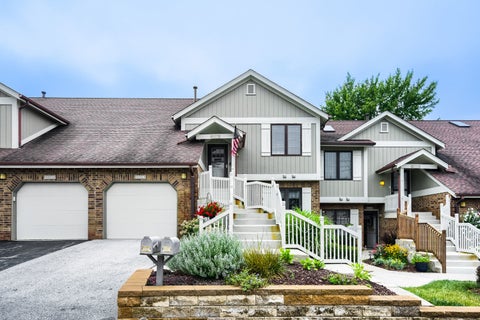 Photo of 13340 S Oakview Court #V2, Palos Heights, IL 60463 (MLS # 12744900)