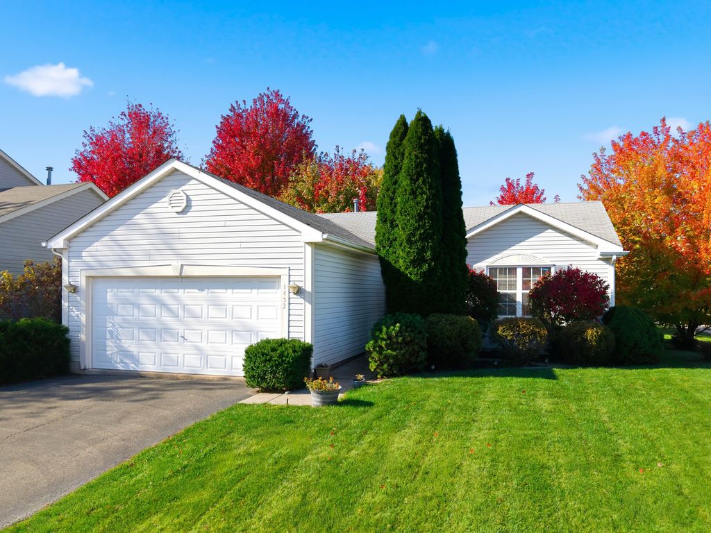 Photo for 1453 Sunflower Drive, DeKalb, IL 60115 (MLS # 12506754)