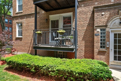 Tiny photo for 1443 W Victoria Street #1F, Chicago, IL 60660 (MLS # 12638124)