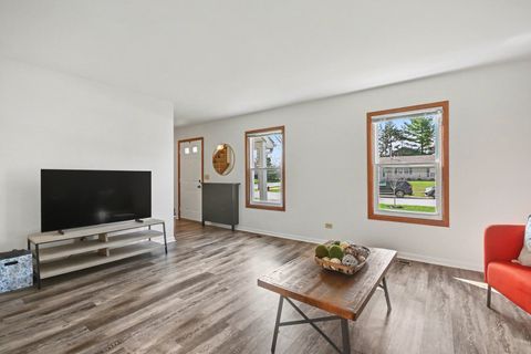 Tiny photo for 30W130 Huntington Drive, Warrenville, IL 60555 (MLS # 12612374)