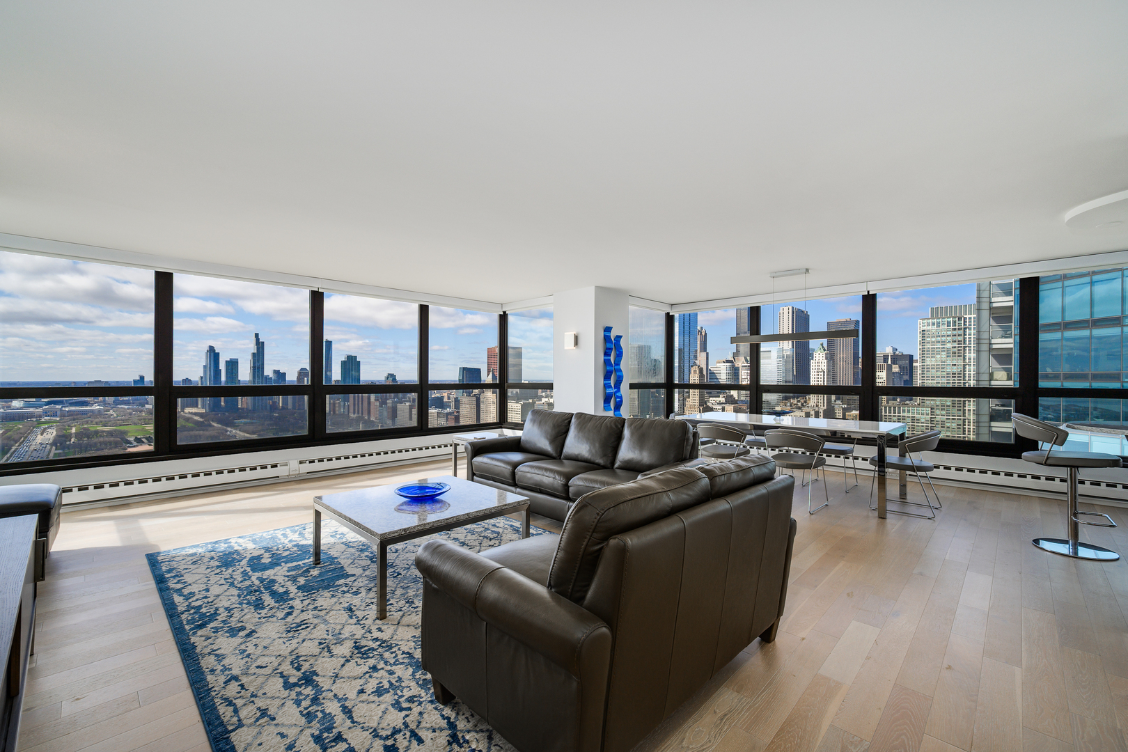 360 E RANDOLPH Street 4203