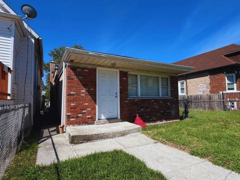 Photo of 6728 S Carpenter Street, Chicago, IL 60621 (MLS # 12754971)
