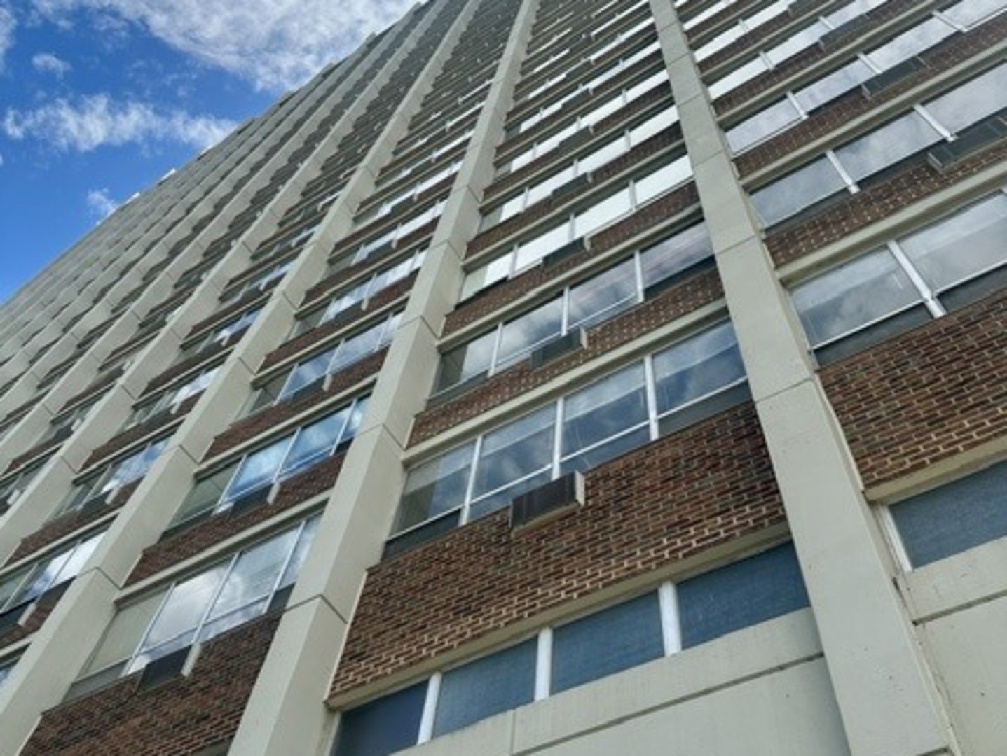 6171 N Sheridan Road 2108