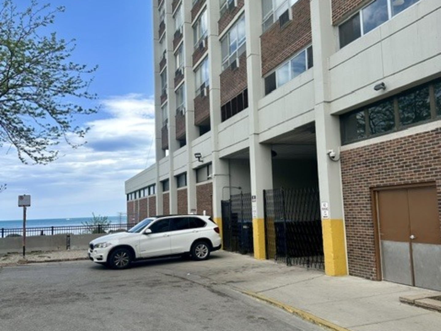6171 N Sheridan Road 2108
