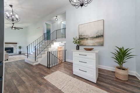 Tiny photo for 425 Somerset Court, Algonquin, IL 60102 (MLS # 12627843)