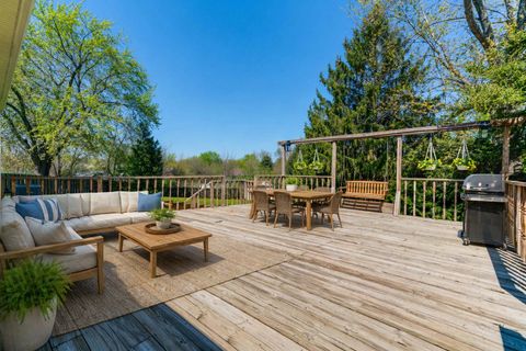 Tiny photo for 425 Somerset Court, Algonquin, IL 60102 (MLS # 12627843)