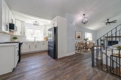 Tiny photo for 425 Somerset Court, Algonquin, IL 60102 (MLS # 12627843)