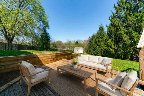 Tiny photo for 425 Somerset Court, Algonquin, IL 60102 (MLS # 12627843)