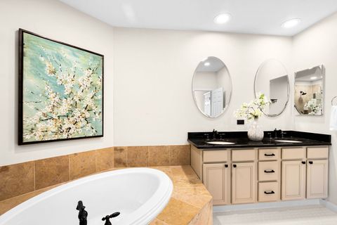 Tiny photo for 360 Promontory Lane #B, Wauconda, IL 60084 (MLS # 12595472)