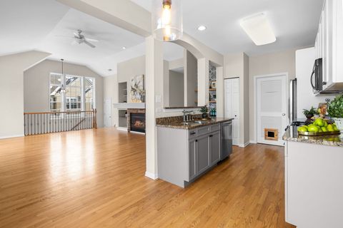 Tiny photo for 360 Promontory Lane #B, Wauconda, IL 60084 (MLS # 12595472)