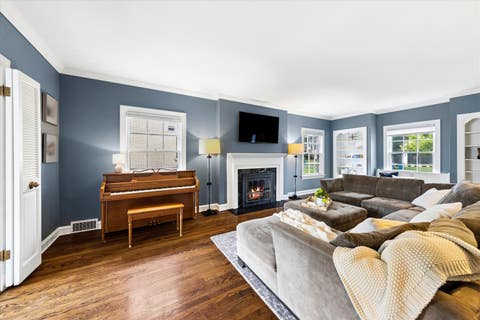 Tiny photo for 209 S Grace Avenue, Elmhurst, IL 60126 (MLS # 12687476)