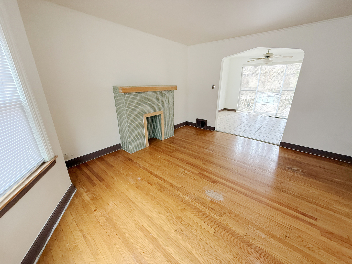 1714 W Beverly Glen Parkway