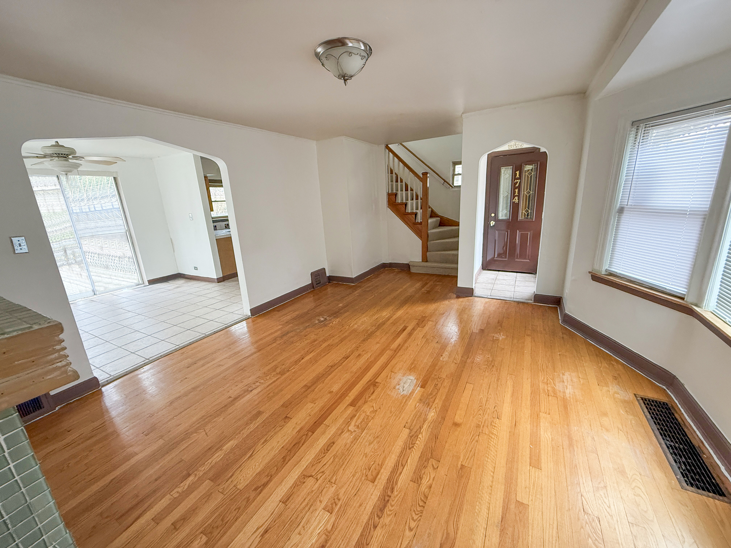 1714 W Beverly Glen Parkway
