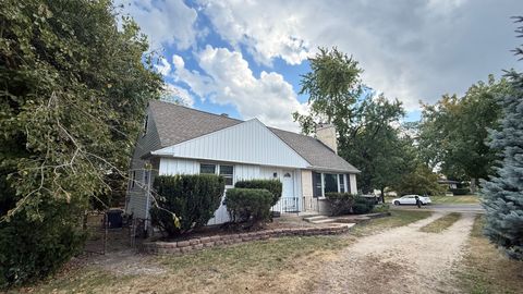 Tiny photo for 511 S Cass Avenue, Westmont, IL 60559 (MLS # 12489406)