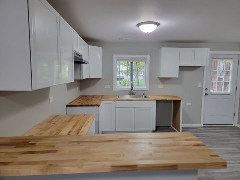 Tiny photo for 1718 Knoll Avenue, McHenry, IL 60050 (MLS # 12508711)