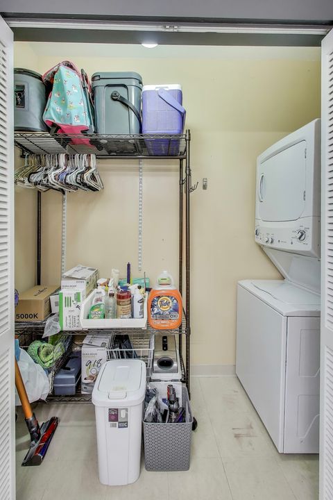 Tiny photo for 900 N Kingsbury Street #1025, Chicago, IL 60610 (MLS # 12496974)