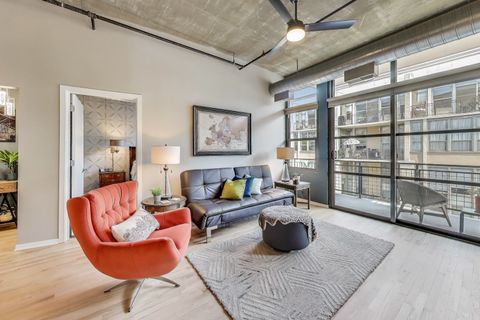 Tiny photo for 900 N Kingsbury Street #1025, Chicago, IL 60610 (MLS # 12496974)