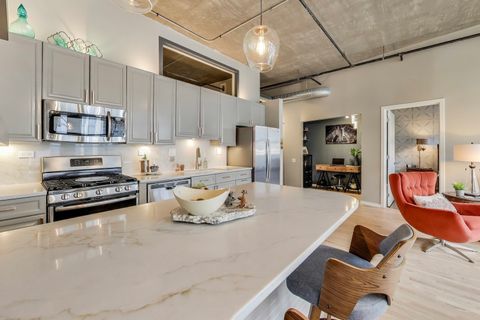 Tiny photo for 900 N Kingsbury Street #1025, Chicago, IL 60610 (MLS # 12496974)