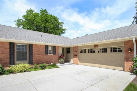 Tiny photo for 955 N Topanga Drive, Palatine, IL 60074 (MLS # 12665406)
