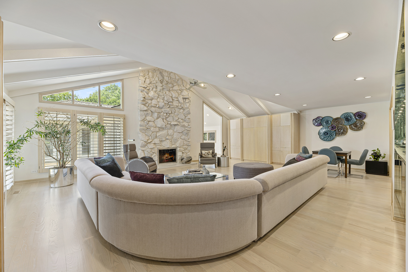 2372 Tennyson Lane