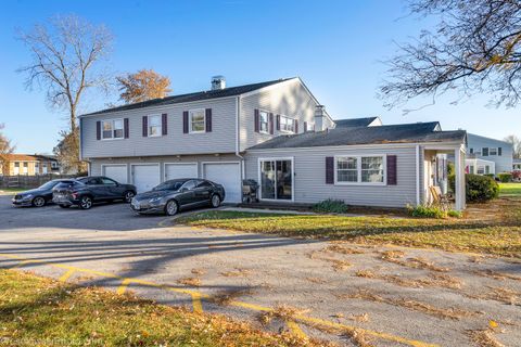 Tiny photo for 145 ANN Court #A, Bartlett, IL 60103 (MLS # 12514893)