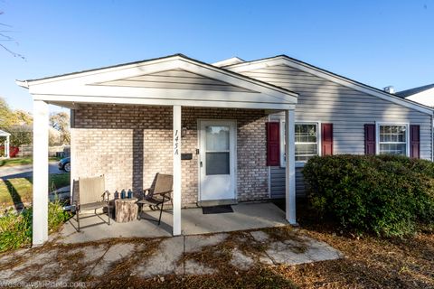Tiny photo for 145 ANN Court #A, Bartlett, IL 60103 (MLS # 12514893)