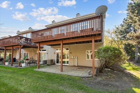 Tiny photo for 240 Prairie View Lane, Wheeling, IL 60090 (MLS # 12797970)