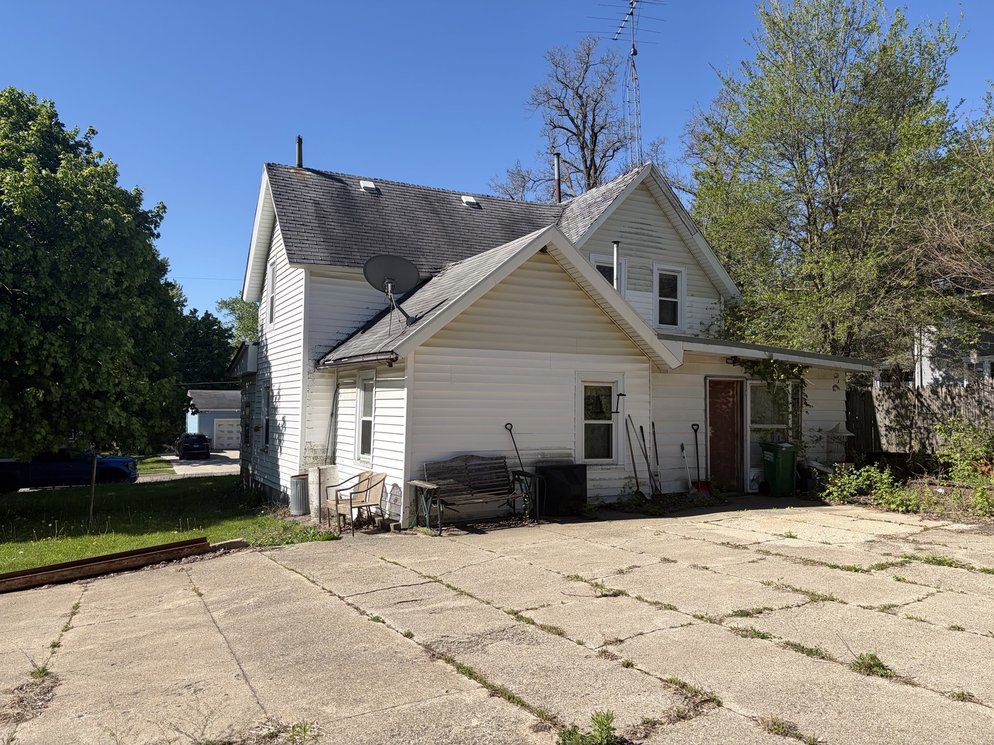 706 Dewey Street