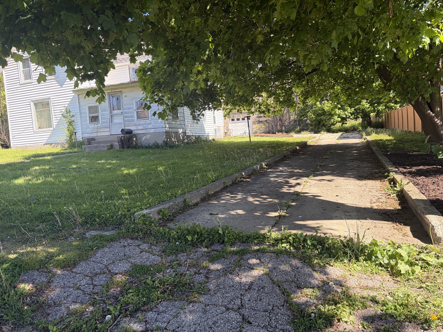 706 Dewey Street