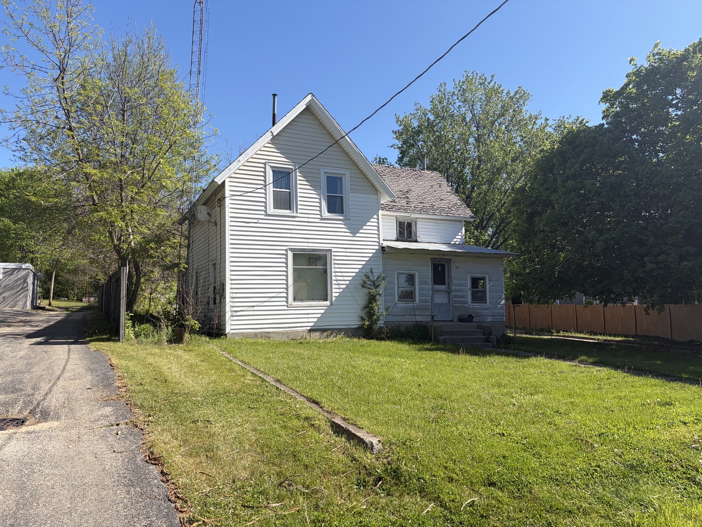 706 Dewey Street