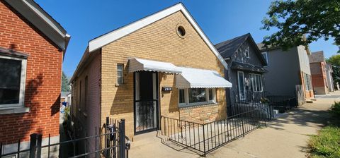Tiny photo for 2948 S Lyman Street, Chicago, IL 60608 (MLS # 12455120)