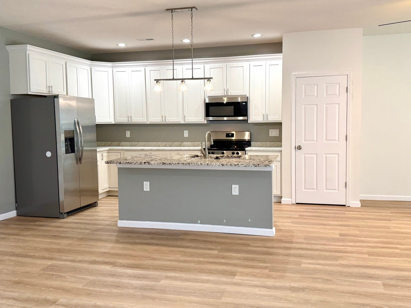 1108 Midway Court
