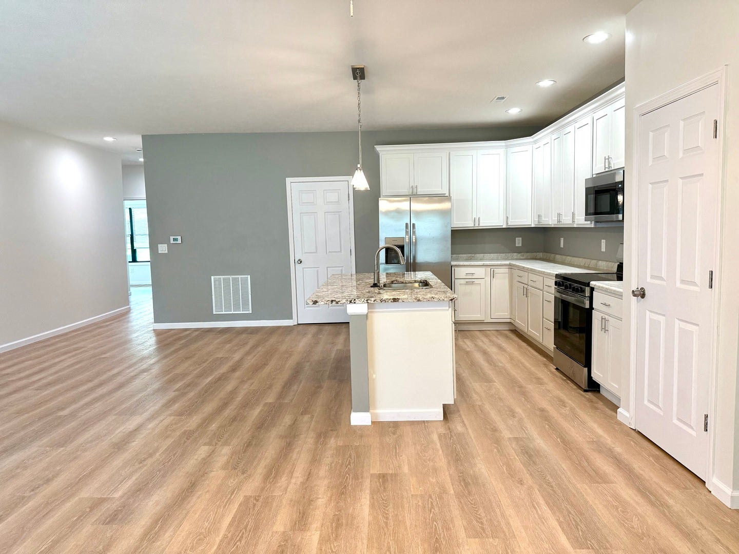 1108 Midway Court