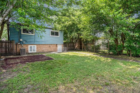 Tiny photo for 13947 S Saginaw Avenue, Burnham, IL 60633 (MLS # 12420580)