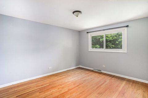 Tiny photo for 13947 S Saginaw Avenue, Burnham, IL 60633 (MLS # 12420580)