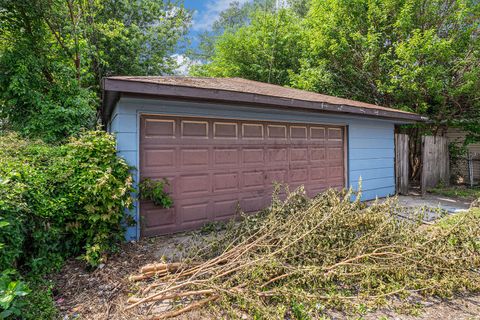 Tiny photo for 13947 S Saginaw Avenue, Burnham, IL 60633 (MLS # 12420580)