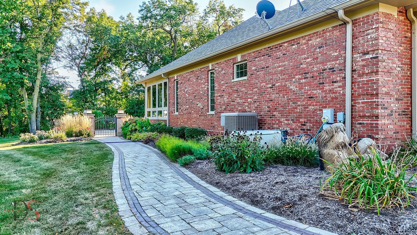 Ottawa, Illinois, 61350, United States, 4 Bedrooms Bedrooms, ,5 BathroomsBathrooms,Residential,Active,1953408