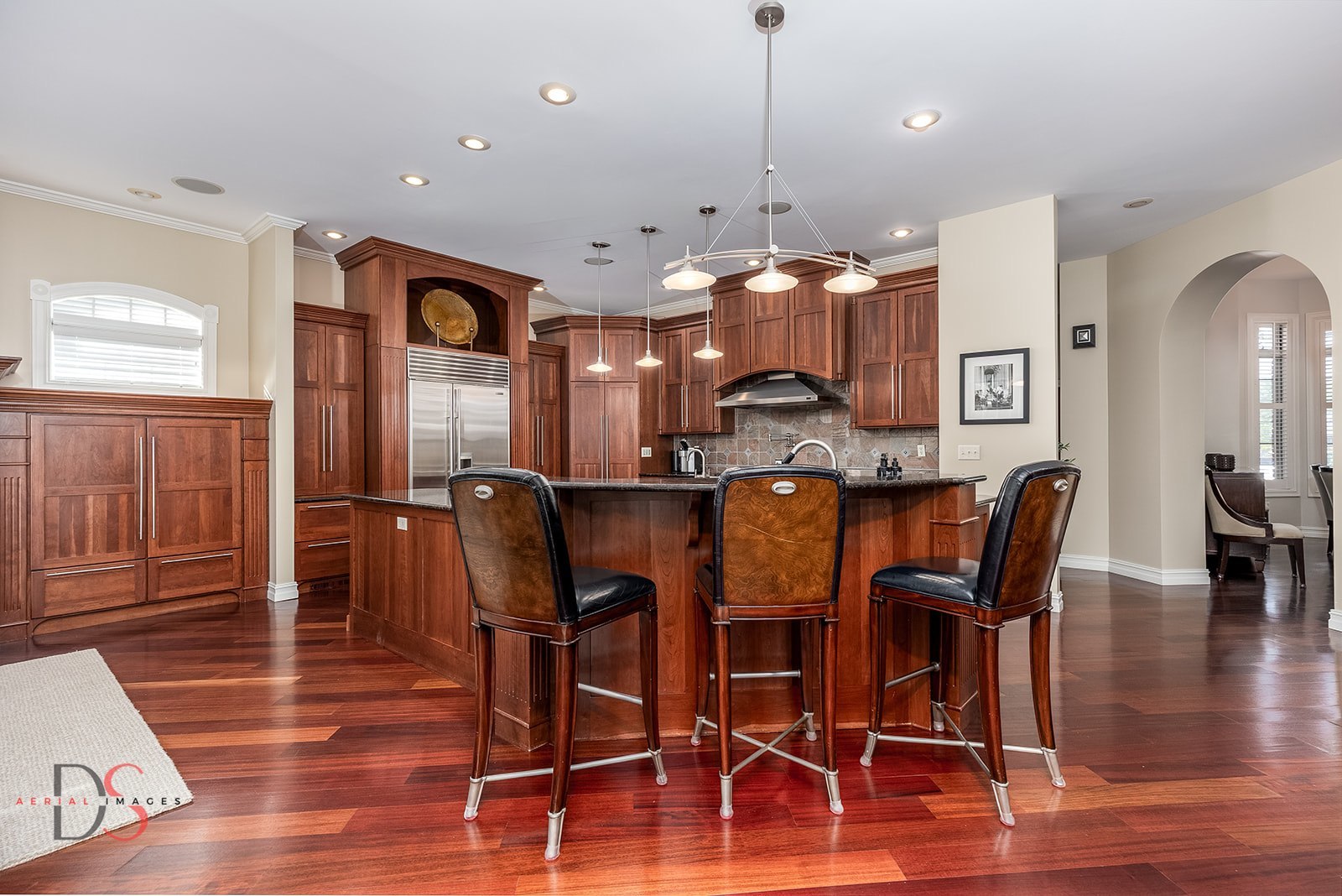 Ottawa, Illinois, 61350, United States, 4 Bedrooms Bedrooms, ,5 BathroomsBathrooms,Residential,Active,1953408