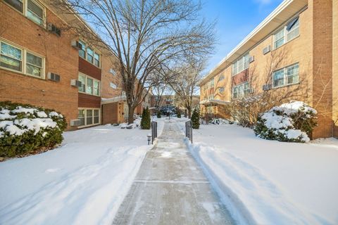 7536 N Ridge Boulevard 1W Chicago IL 60645