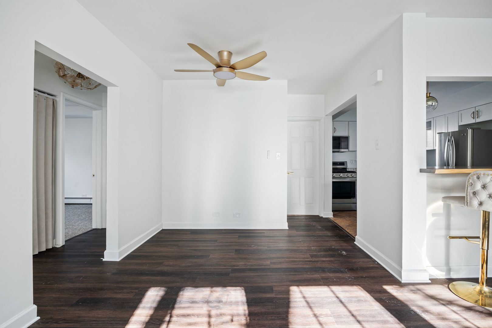 7536 N Ridge Boulevard 1W