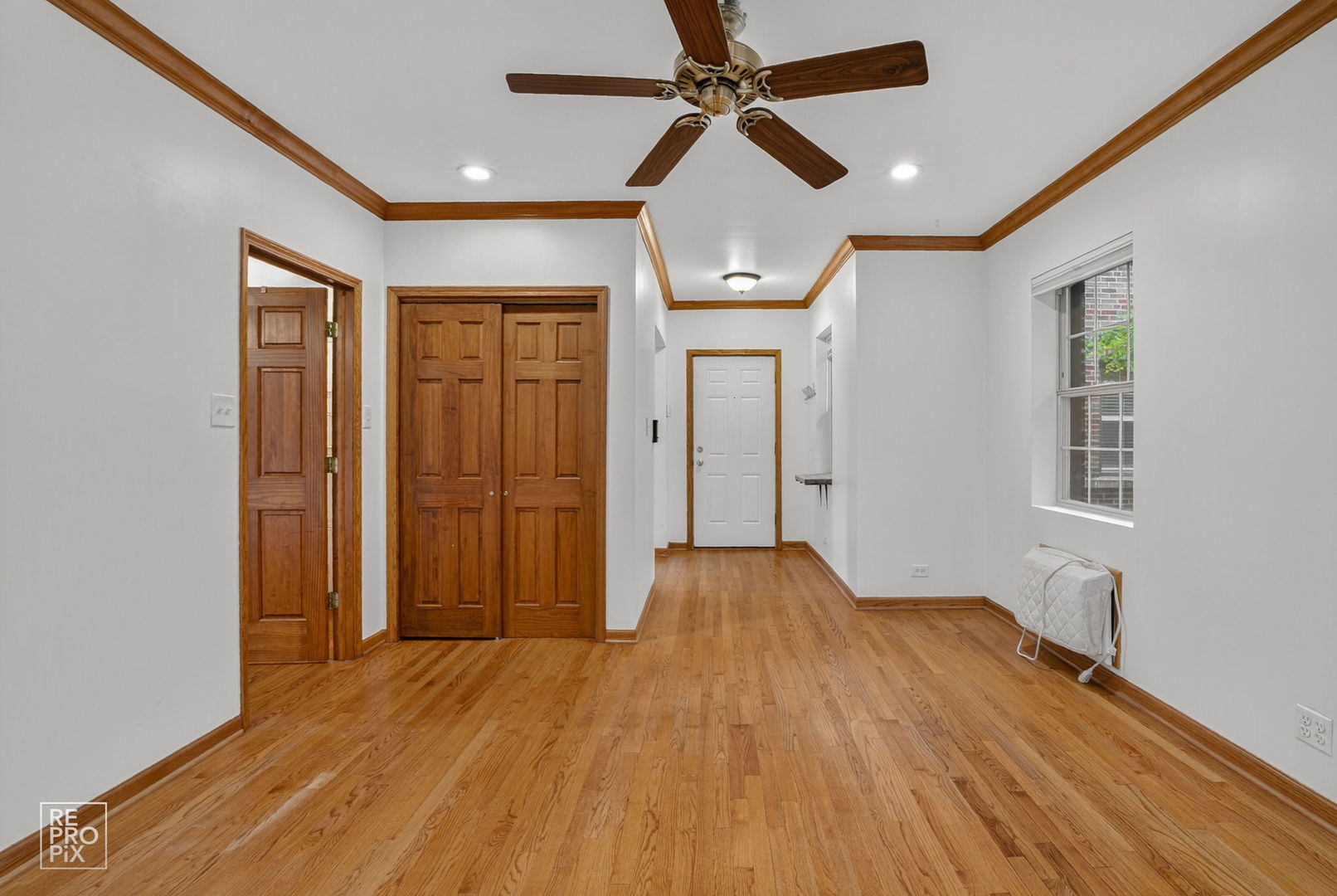 1816 W Chase Avenue 1