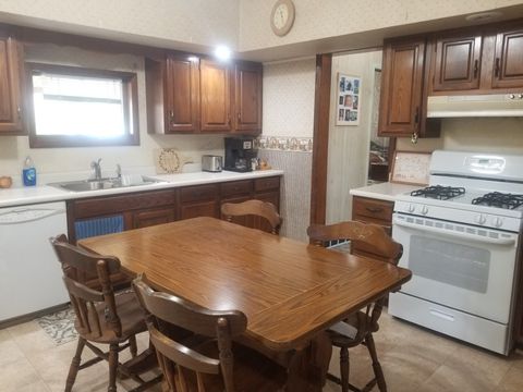 Tiny photo for 2015 10th Street, Peru, IL 61354 (MLS # 12508575)