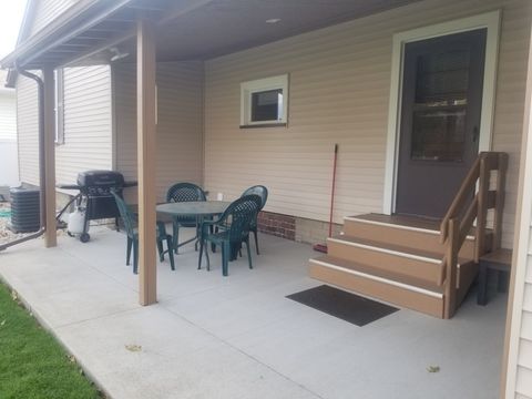 Tiny photo for 2015 10th Street, Peru, IL 61354 (MLS # 12508575)