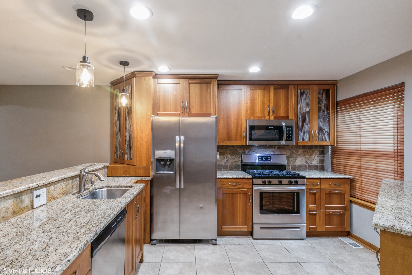 750 W Happfield Drive