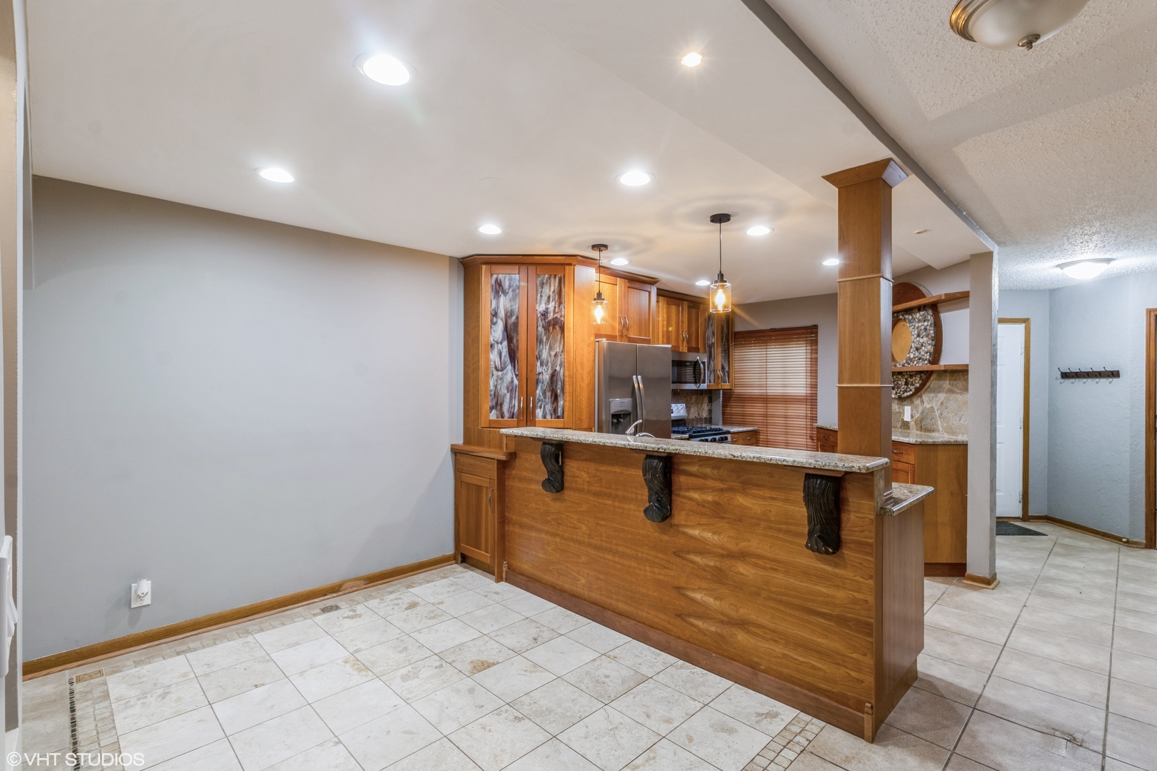 750 W Happfield Drive