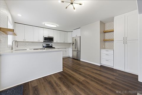 Tiny photo for 417 Cambridge Way, Bolingbrook, IL 60440 (MLS # 12677051)