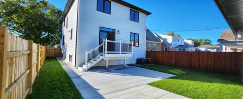Tiny photo for 5605 N Overhill Avenue, Chicago, IL 60631 (MLS # 12490651)